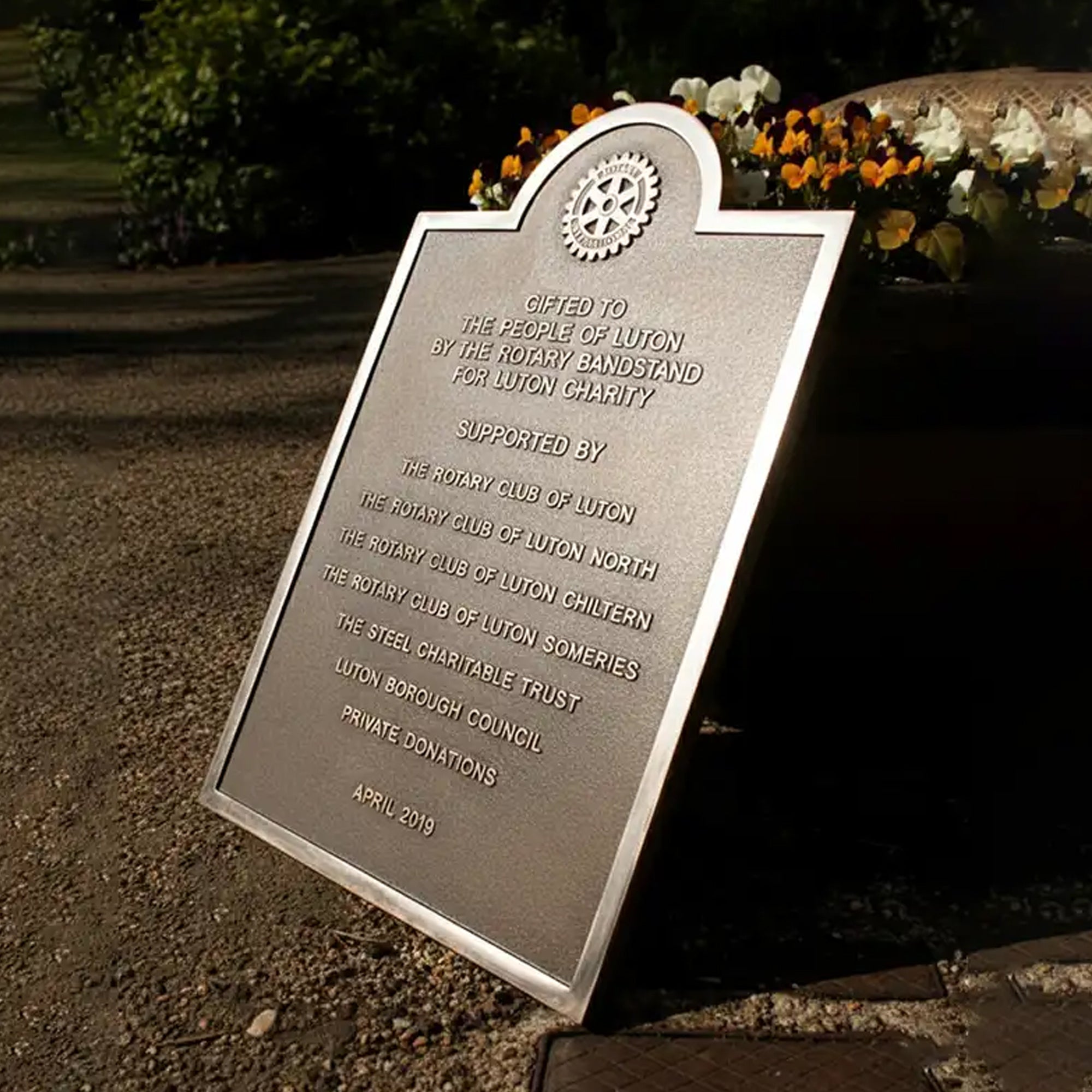 House Markers – Custom Historical Plaques In Brass & Bronze